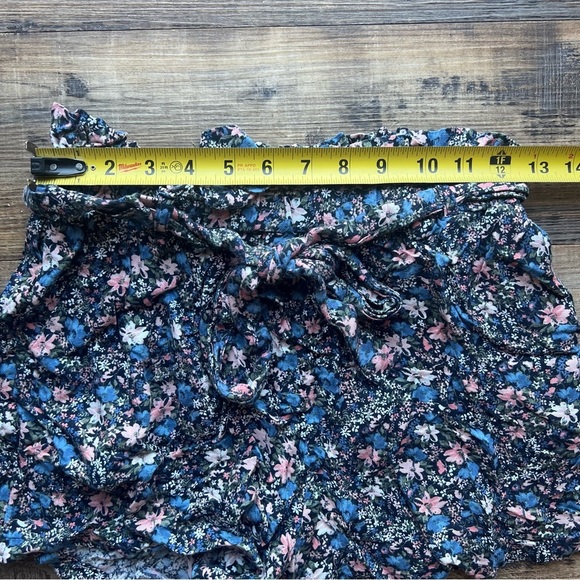 Hollister Womens Blue & Pink Floral Print Viscose Shorts Size Small - Picture 5 of 7